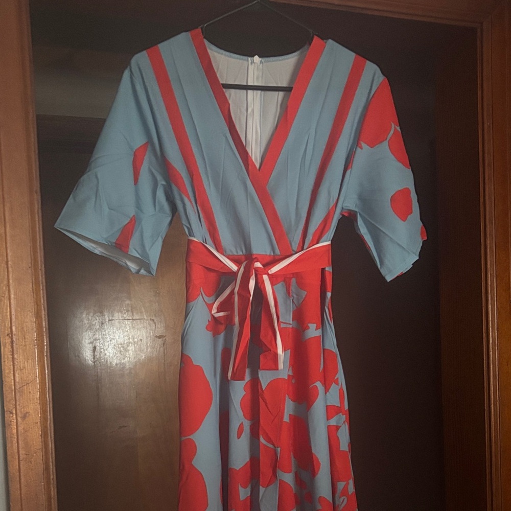 Elegant Floral V-Neck Dress